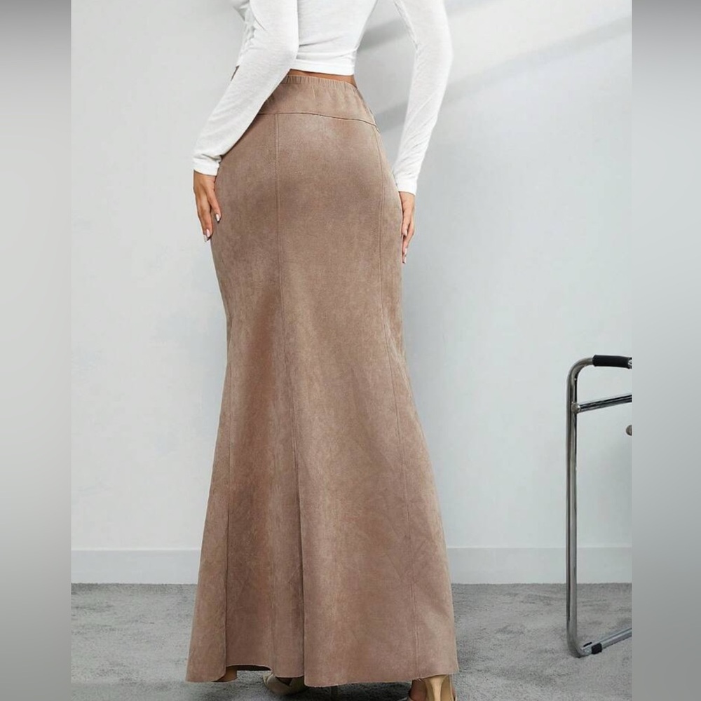 Faux suede maxi skirt - Picture 3 of 4